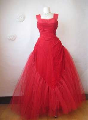 vintage dress, evening gown, red dress, eBay Queen